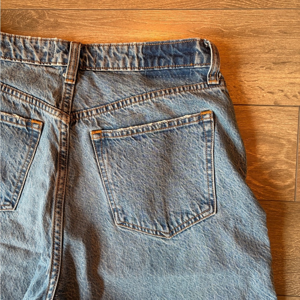 Abercrombie & Fitch Straight Leg Jeans - Medium Blue Denim - Picture 5 of 5